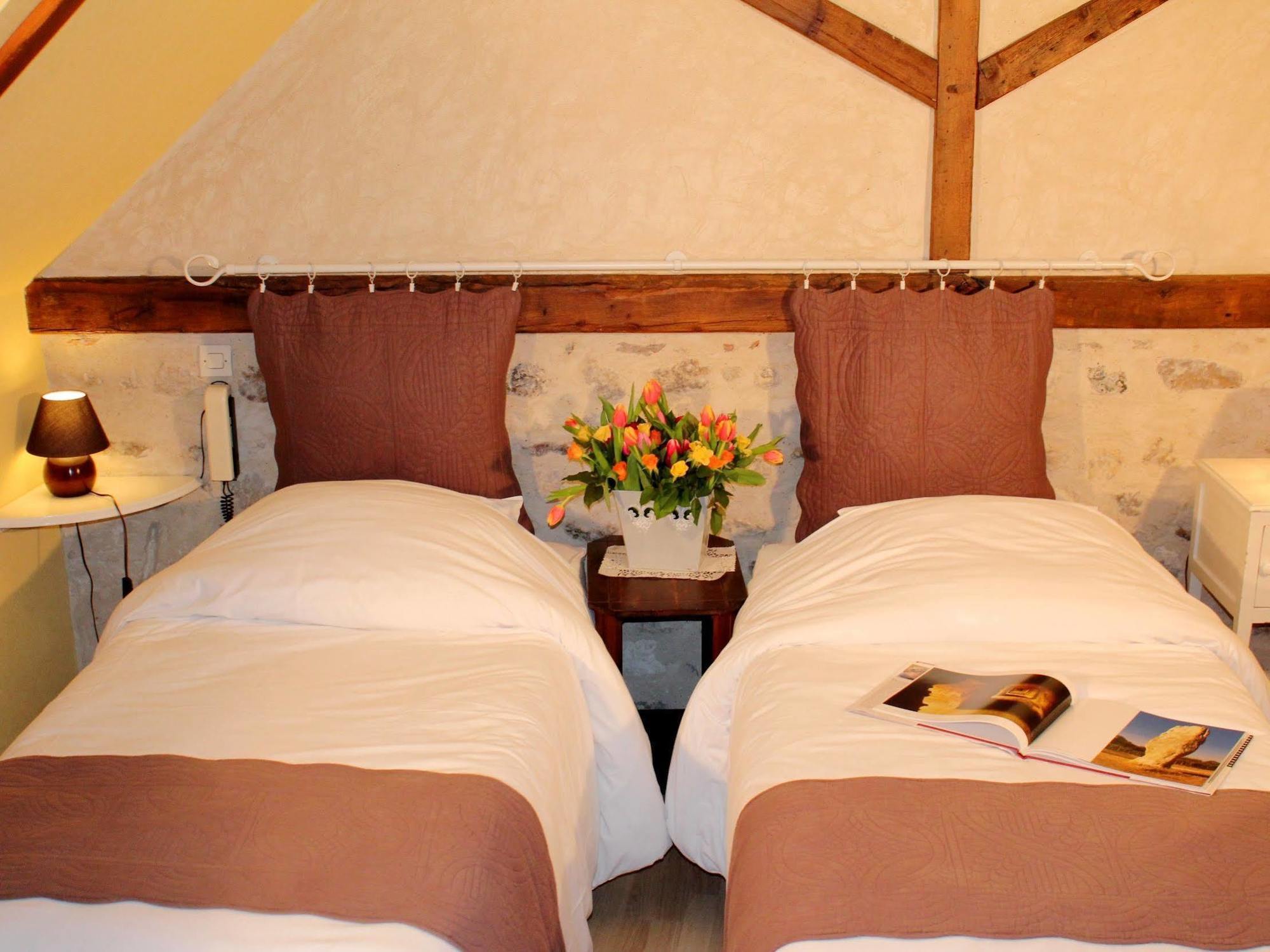Logis Auberge Le Colombien - Hotel Et Restaurant วิลองดรี ภายนอก รูปภาพ